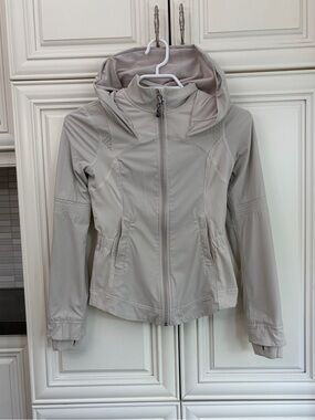 Ivivva by Lululemon girl’s hooded jacket